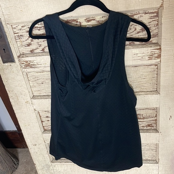 Under Armour Swimsuit Coverup with hood.  Black. Size M - Picture 4 of 4